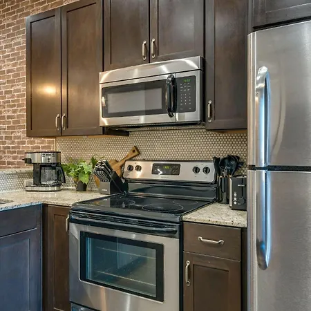 Lofts At 30th - Urban Legend - 6 Mins To Broadway Holiday home *