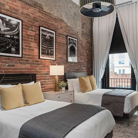 French's Luxury - Steps From Broadway
