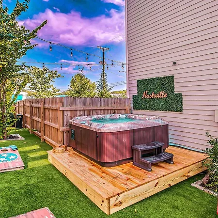 Holiday home Hottub/karaoke-10min To Dt-9 Beds-swiftie's
