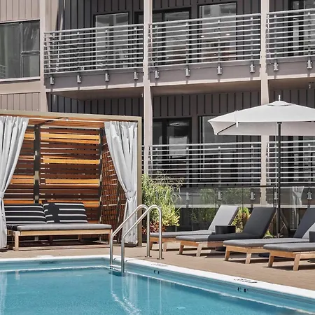 Walk To Broadway- Pool & Cabanas-luxury Apartment Nashville