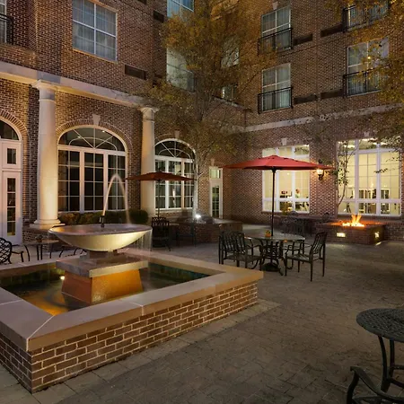 Courtyard By Marriott Hills