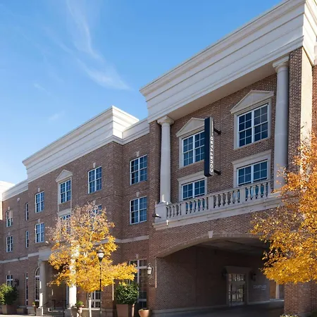 Hotel Courtyard By Marriott Hills 3*