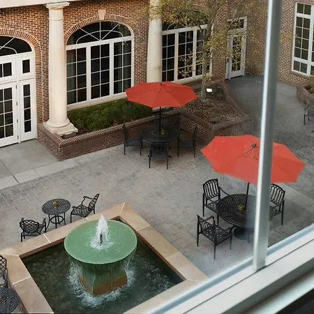 Courtyard By Marriott Hills Hotel 3*