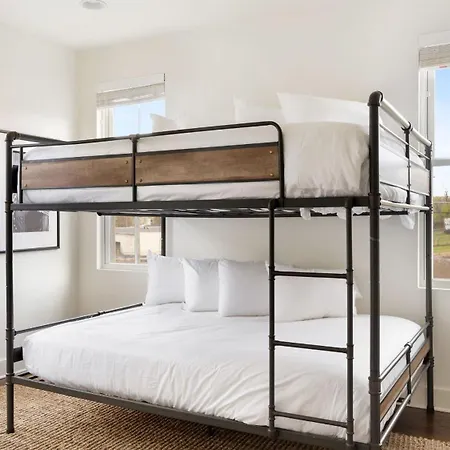 Hart Buyout 3 By Avantstay Two Town House Buyout W Modern Amenities In Holiday home *