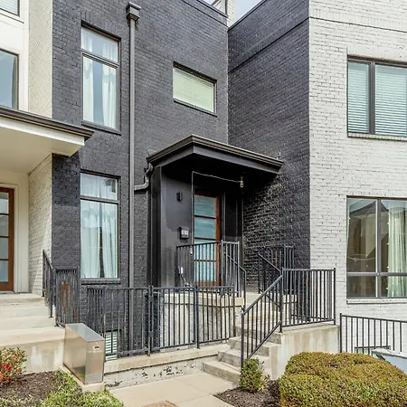 Holiday home Belmont Music Row 4 Bed, Rooftop, 10 Minutes To Dt, 24 Hour Hospitality Team, Perfect For Groups, 7 Miles To Airport *