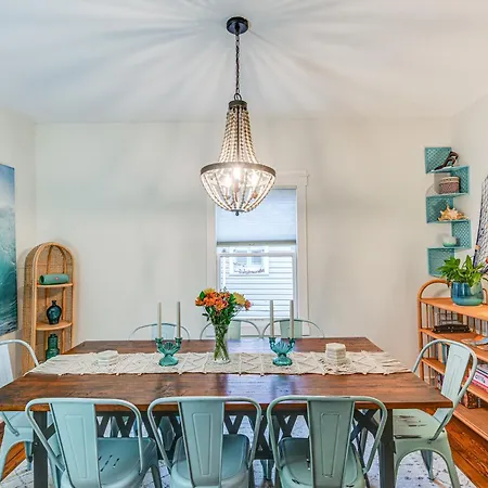 Charming With Fire Pit, Indoor Sauna! Holiday home Nashville