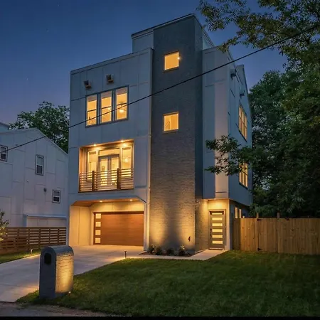 Lux East Nash-hot Tub & Rooftop Patio