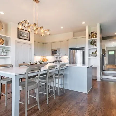 Fern Village By Local * Nashville