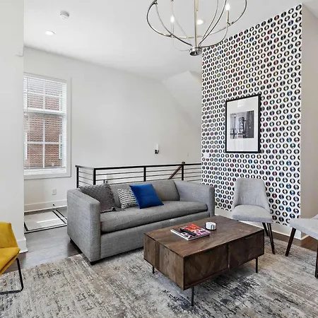 West End Oasis-new Building & Rooftop Views Holiday home Nashville