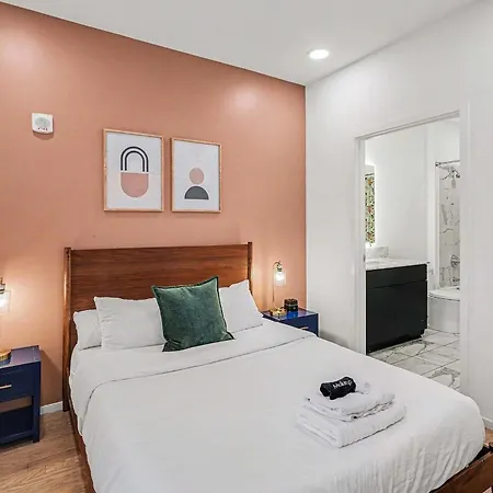 Modern 2 Bdr W River View Balcony Walk To Dt * Nashville