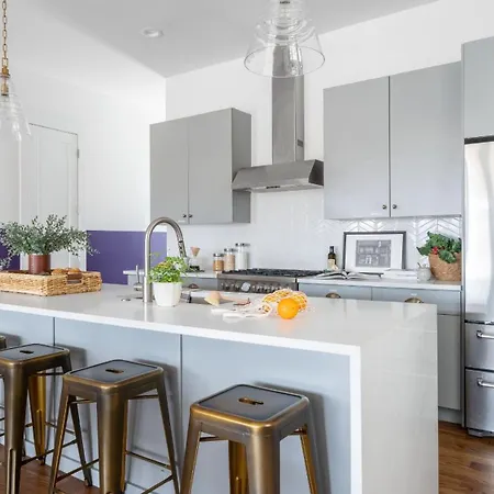 Holiday home Sleeps 24 2 Homes Minutes To Downtownbroadway Faith Barbara By Avantstay *