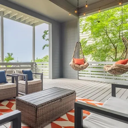 Ladies Lounge By Local Holiday home Nashville