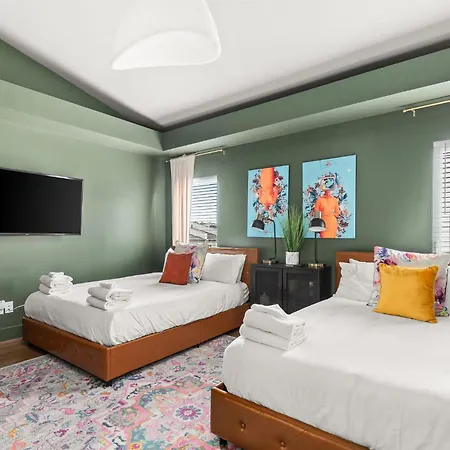 Modern Townhouse Near Vandy And Parthenon Holiday home
