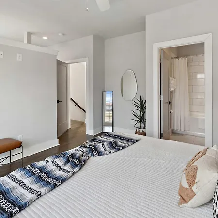 West End Oasis-new Building & Rooftop Views *