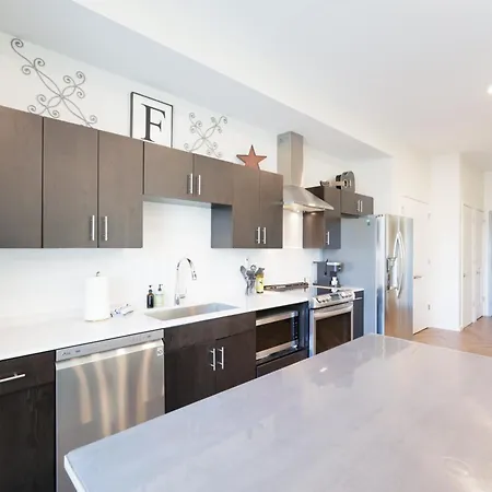 Holiday home Downtown Luxury Pool Gym Free Parking 312 *