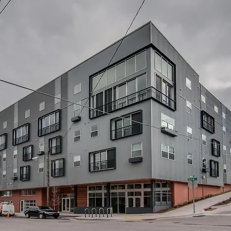 The Houston Flat - Monthly Furnished Rental! By Local Nashville
