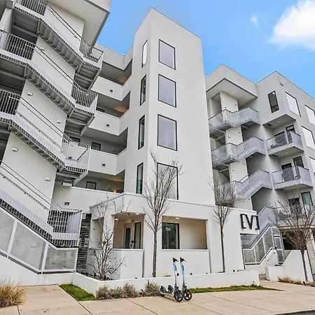 Modern 2 Bdr W River View Balcony Walk To Dt