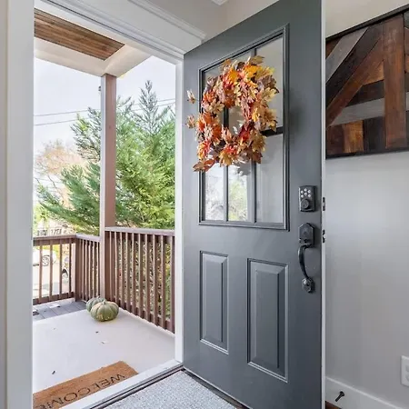Holiday home The Essex By Local Nashville
