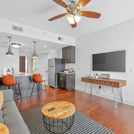 Heart Of 12 South, Balcony , Park Free - #8 4*