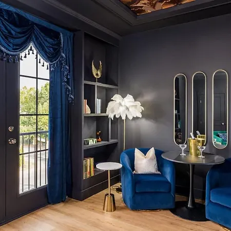 Holiday home The Gilded Getaway By Local *