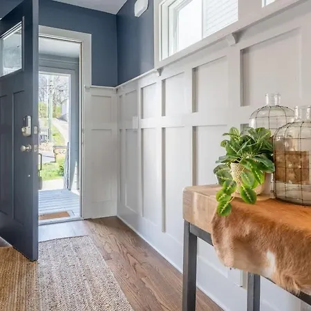 Holiday home Bustling Broadway By Local Nashville