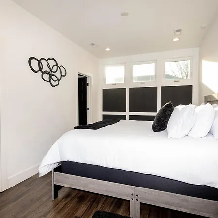 Holiday home Broadway Breeze Escape Modern Nashville Comfort *