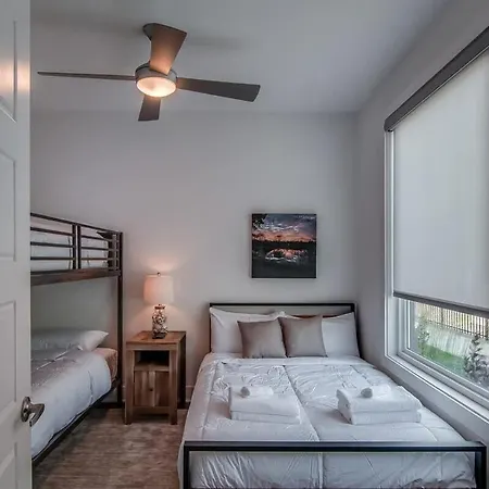 The East Side Vibe By Local Holiday home *