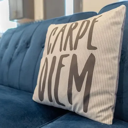 The Carpe Diem By Local Holiday home *
