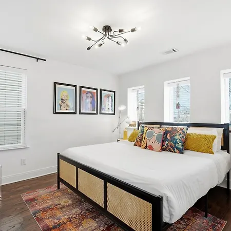New Updates! Skyline Rooftopfirepitwalk To Gulch Holiday home