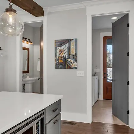 Holiday home The Nicoletta By Local Nashville