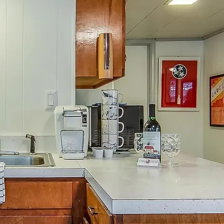Holiday home The Berrywood By Local Nashville