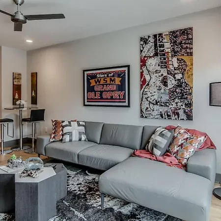 Holiday home The Houston Flat - Monthly Furnished Rental! By Local