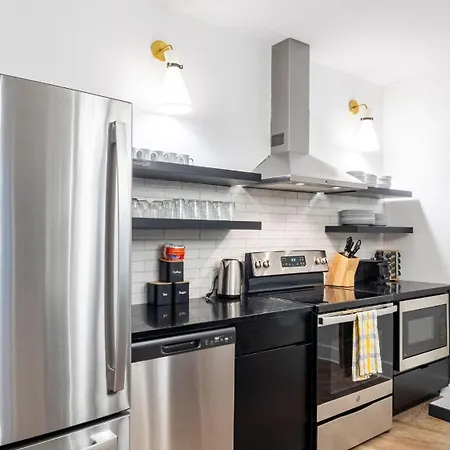 The Double Shot: Dual-suite Bachelor Retreat By Avantstay Holiday home Nashville