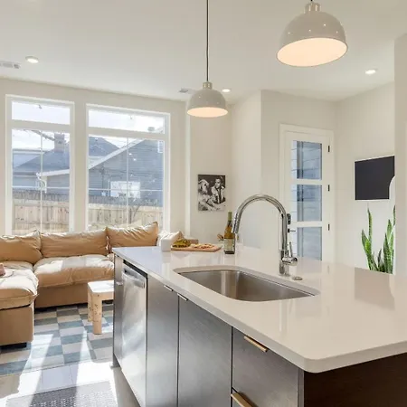 Stunning New Build In East Nash Minutes To Broadway The Stage By Avantstay Holiday home Nashville