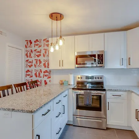 The Cash- 9 Mins To Downtown, Walk To Vandy! Holiday home Nashville