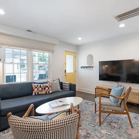 Harmony House Aparthotel