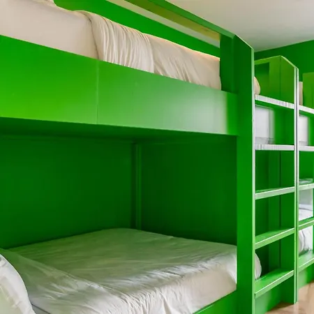 The Double Shot: Dual-suite Bachelor Retreat By Avantstay Holiday home *