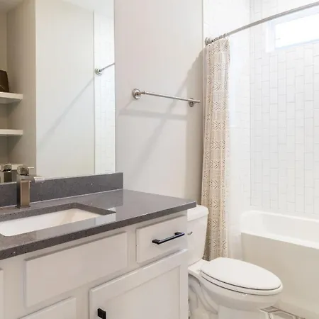 Holiday home Monty By Avantstay *