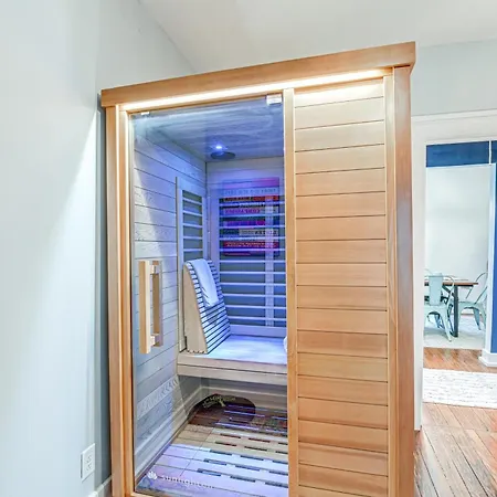 Holiday home Charming With Fire Pit, Indoor Sauna!