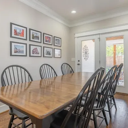 Holiday home The Essex By Local Nashville