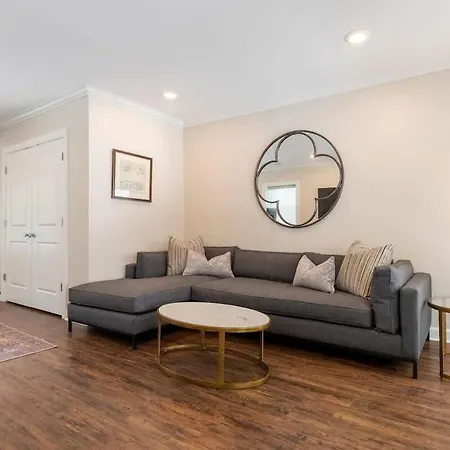 Holiday home The Eloise By Local Nashville