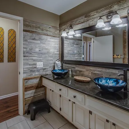 The Graycroft By Local Nashville