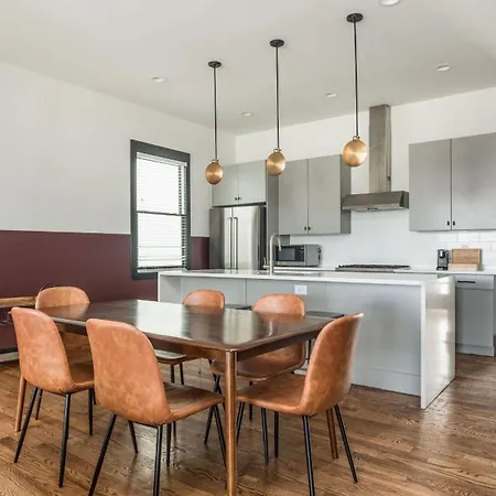 3 Townhomes By Avantstay Sleeps 36 12bdr Mins To Dt Broadway Painted Ladies Nashville