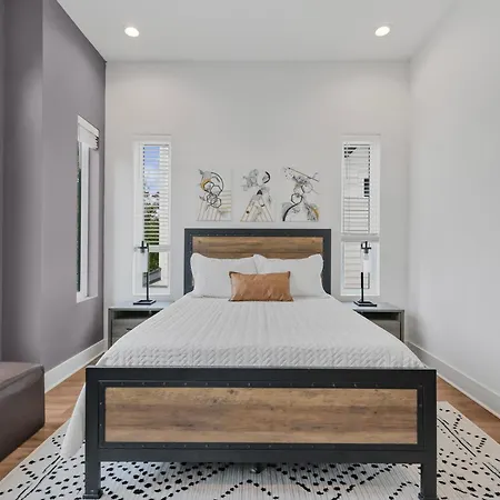 New Modern 4br Extended - Fully Equipped - Workspace - Parking