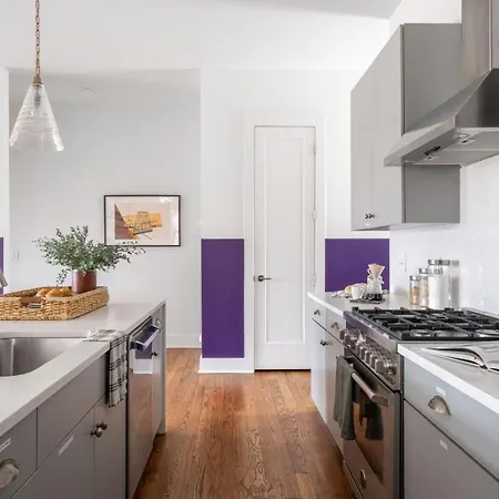Sleeps 24 2 Homes Minutes To Downtownbroadway Faith Barbara By Avantstay