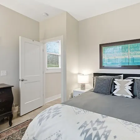 Spacious Modern Ranch 5 Miles To Downtown * Nashville