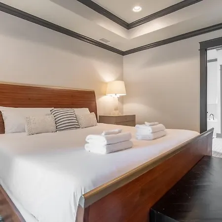 Holiday home The Mont Rose By Local Nashville