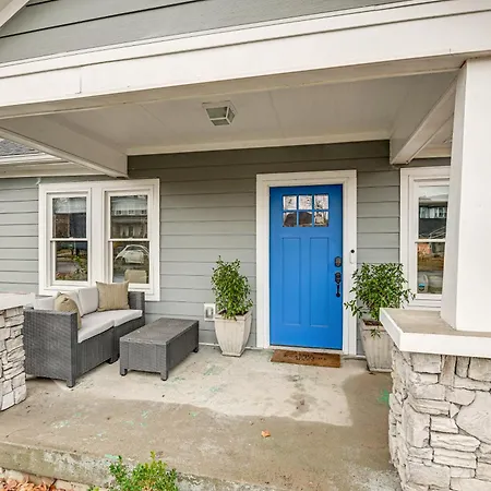 Charming With Fire Pit, Indoor Sauna! *