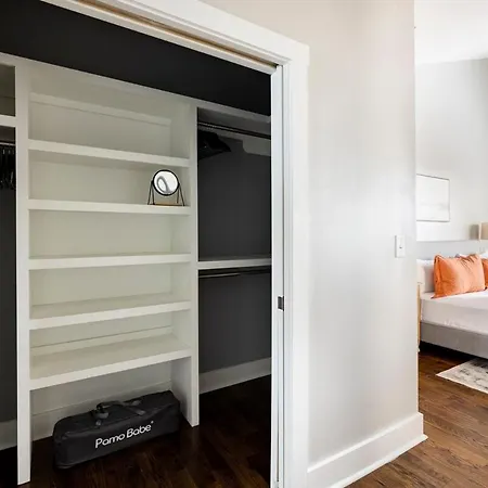 Speakeasy Game Room, Hot Tub, Fire Pit, King Bed - Close To Downtown
