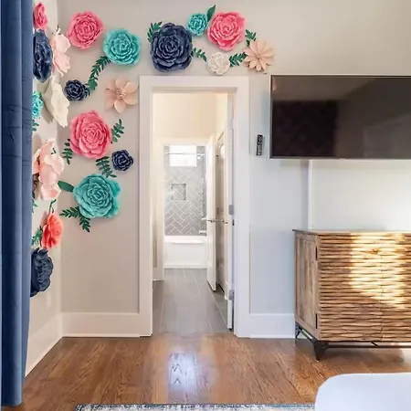 Cashs Speakeasy By Local Holiday home *